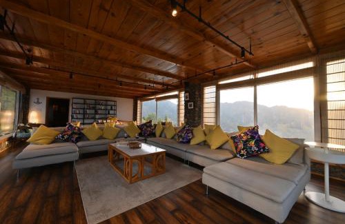 Tehri Range Villa | The Rosly Estate