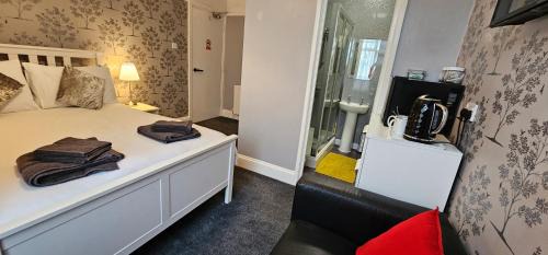 Paignton Bed & Breakfast | The Roslyn Guest House