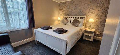 Paignton Bed & Breakfast | The Roslyn Guest House