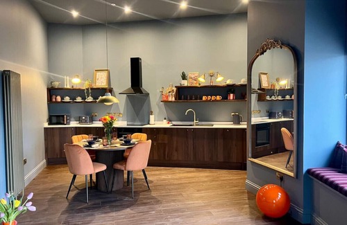 Troon Apartment | The Ross @ The Bank by Coorie Doon Stays