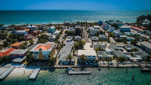 Sunset Beach Apartment | The Roth Hotel, Treasure Island, Florida