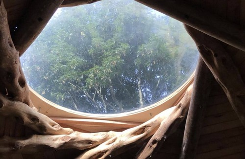 Filandia Cabin | The round house in Filandia with waterfall