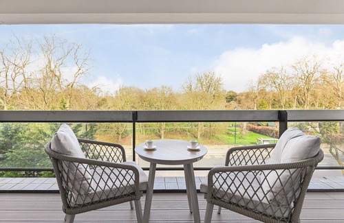Queen's Gate Apartment | The Royal Albert Memorial Apartment