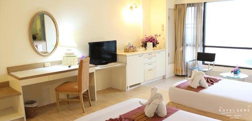 Salaya Hotel | The Royal Gems Golf Resort