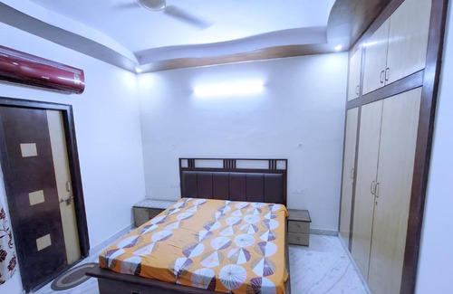Vaishali Nagar Apartment | The Royal Inn