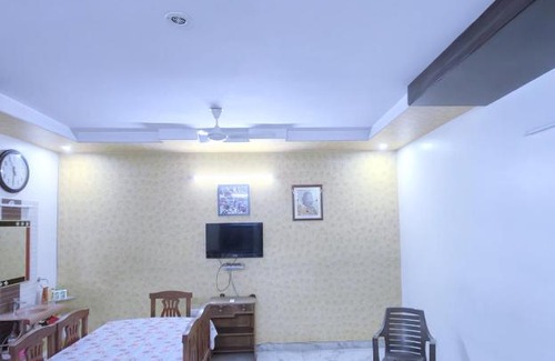 Vaishali Nagar Apartment | The Royal Inn