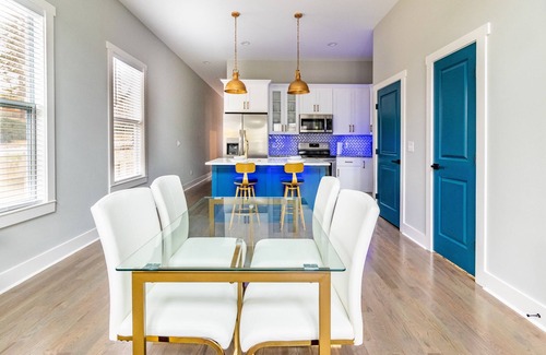 Pittsburgh House | The Royal Luxe 7 minutes from downtown