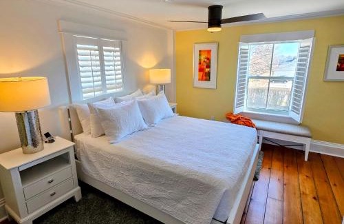 Historic Old Town Bed & Breakfast | The Royal Manor Inn