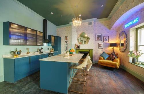 Bristol Old City Apartment | The Royal Mint apartment at The Bank of England