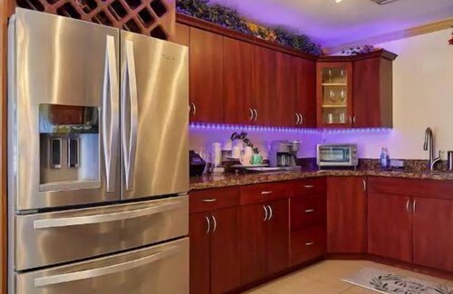 Lake Worth Corridor House | The Royal Oasis heated pool