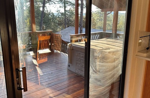 Pine House | The Royal Pine Panoramic Views & Hot Tub