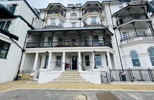 Bognor Regis Apartment | The Royal Sea view Victorian 2-bed apartament