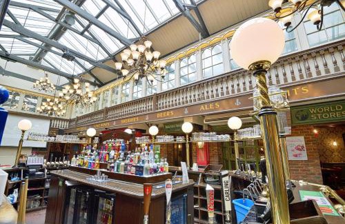 Dartford House | The Royal Victoria and Bull Hotel