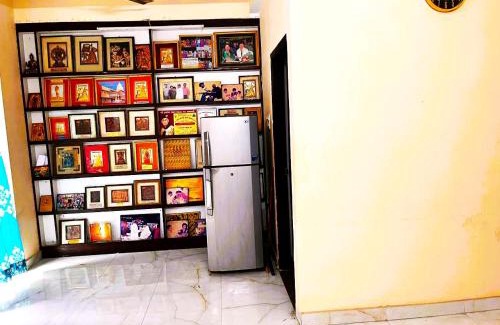 Mahmoorganj Apartment | The Royale Retreat Apartment