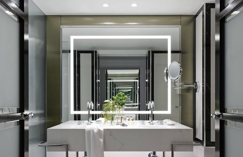 Melbourne Hotel | The Royce