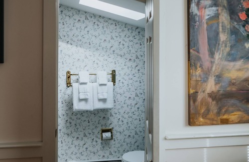 North Eastham House | The Rugosa Guest House
