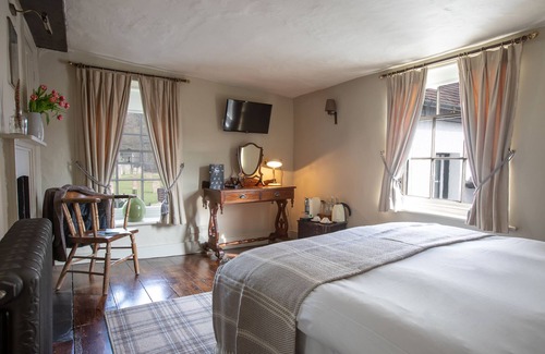Mickleham Hotel | The Running Horses