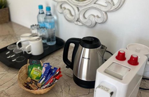 Mahe Island Bed & Breakfast | The Runway Lodge