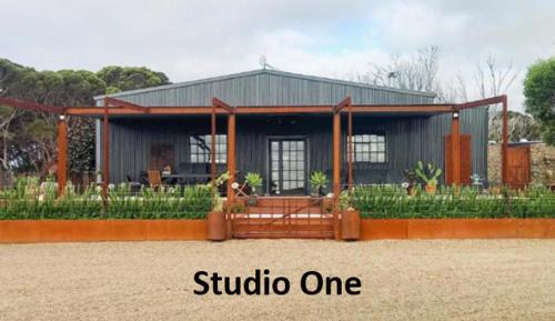 Dudley West House | The Rusty Kangaroo - Two Spectacular Ocean View Luxury Boutique Studios