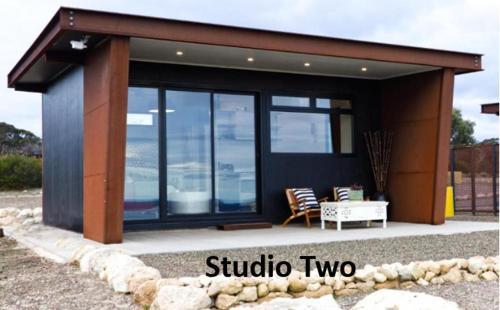 Dudley West House | The Rusty Kangaroo - Two Spectacular Ocean View Luxury Boutique Studios