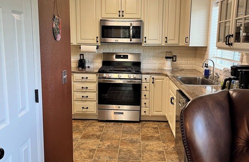 Kenai House | The Rusty MoosenLarge Groups Welcome-Great Layout-2 Pets w/FEE-Fenced Back Yard