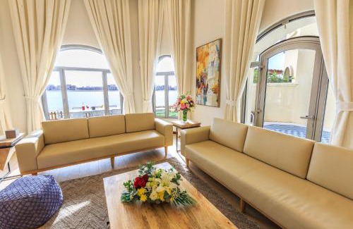 Palm Jumeirah Villa | The S Holiday Homes - Stunning 5 Bedrooms Villa at the Palm Jumeirah with Private Beach and Pool