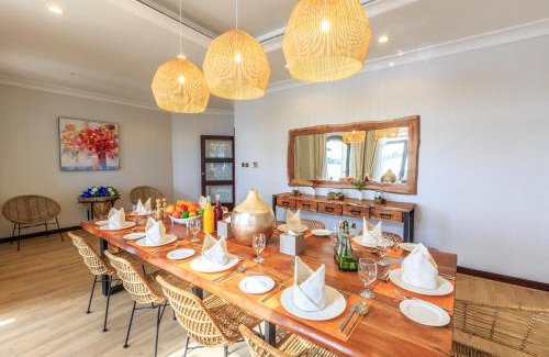 Palm Jumeirah Villa | The S Holiday Homes - Stunning 5 Bedrooms Villa at the Palm Jumeirah with Private Beach and Pool