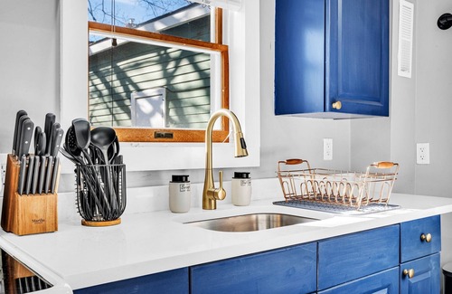 Southern Coast Apartment | The Saco Suite - Downtown, Dog Friendly, Sleeps 4, Walk to Bars & Restaurants!
