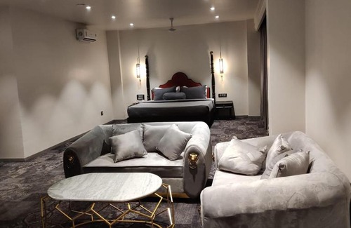 Safdarjung Enclave Hotel | The Saga Hotel Green Park