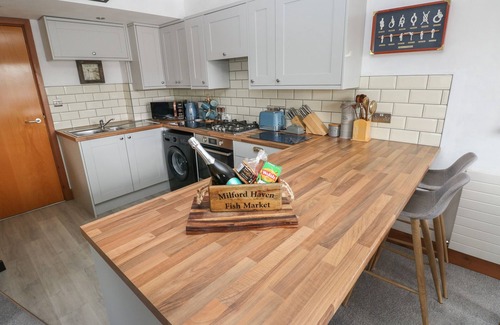Milford Haven Cottage | The Sail Loft