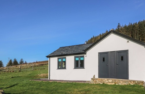 Rhyd-y-clafdy Cottage | THE SAIL LOFT, pet friendly, with open fire in Nefyn