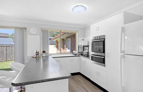 Mannering Park House | The Sailor's Haven