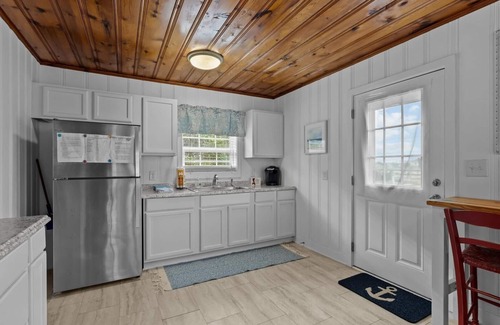 Atlantic Beach House | The Saltbox 2 Bedroom Home