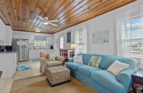 Atlantic Beach House | The Saltbox 2 Bedroom Home