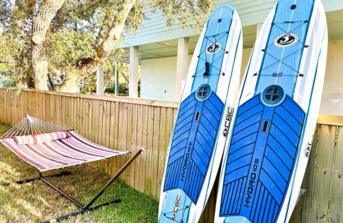 Vilano Beach Villa | The Salty Anchor-Walk to Beach-Boat Ramp-Dogs OK