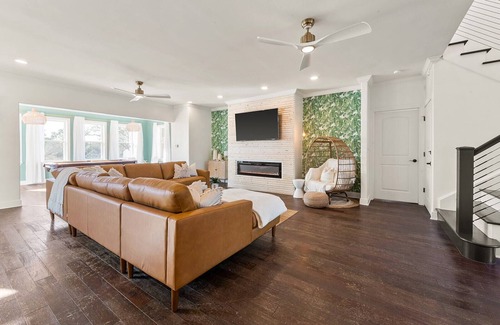 Henderson Point House | The Salty Bungalow - Pool, Pet Friendly, Walking distance to Beach!