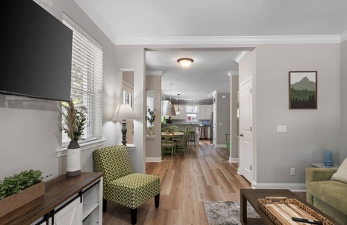 Bluffton House | The Salty Lime- 4 Bedroom Townhouse in the heart of Old Town!