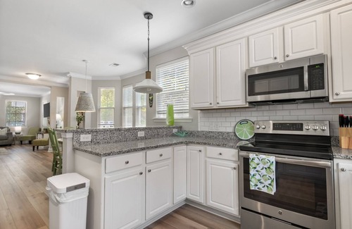 Bluffton House | The Salty Lime- 4 Bedroom Townhouse in the heart of Old Town!