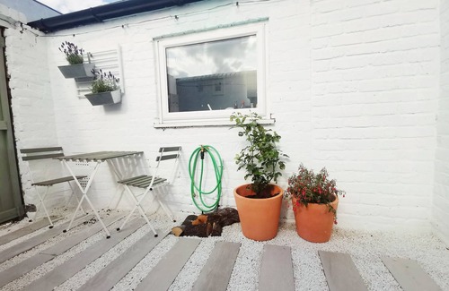 Scarborough House | The Salty Seagull (Pet Friendly+Jacuzzi)