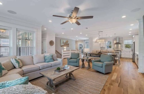 Orange Beach House | The Salty Seahorse! Ready for your family's vacation at the beach and the bay!