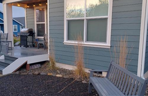 Ocean Shores House | The Sanctuary By Oyhut Bay Seaside Village