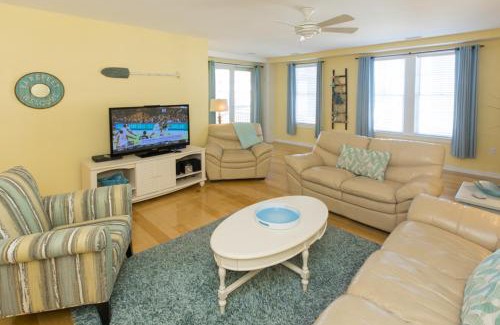 Sandbridge Apartment | The Sanctuary - Oceans Five B316