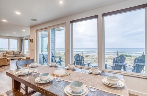 Rockaway Beach House | The Sand Castle - Meredith Lodging