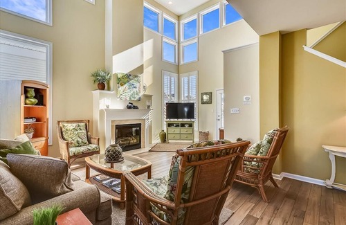 Bethany Beach House | The Sand Dune in Sea Colony: Across the street from beach! Pools, pickle, gym!