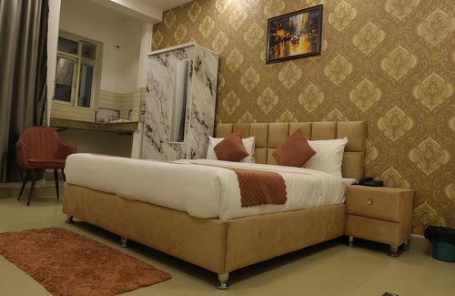Bandhwari Hotel | The Sandalwood By La Carnation