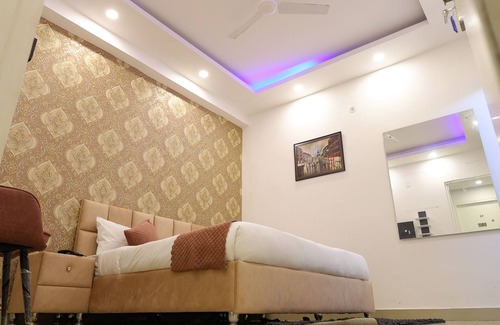 Bandhwari Hotel | The Sandalwood By La Carnation