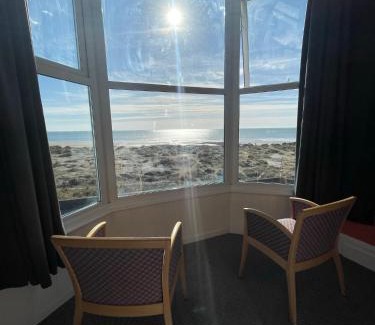 Barmouth Hotel | The Sandbanks