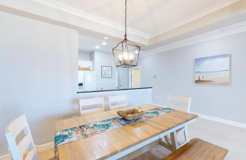 Sandbridge Apartment | The Sandbridge Dunes - Salty Mermaid 110