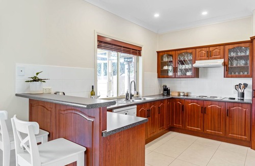 Port Elliot House | The Sandcastle - Family Entertainer - Pets Welcome - Central Port Elliot