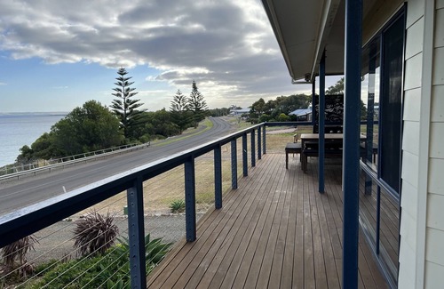 Kingscote House | The Sandcastle, KI - Esplanade location